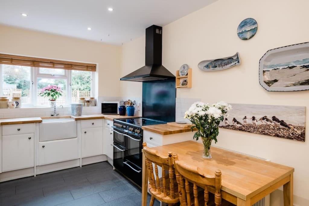 Spacious Home, Minutes Fom The Beach, Free Parking, Large Garden Area, Pets Welcome! Whitstable Exterior foto